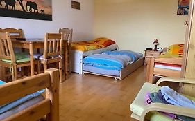 Ferienzimmer Oelhaf Zimmer in Gelb Self Check-In mit Key-Tresore